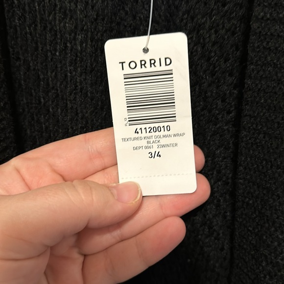 Plus Size Textured Sweater Wrap Torrid - Picture 3 of 4